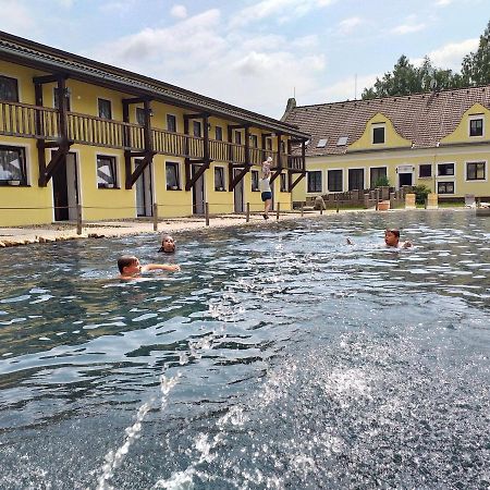 Blatsky Dvur Aparthotel Veselí nad Lužnicí Exteriör bild