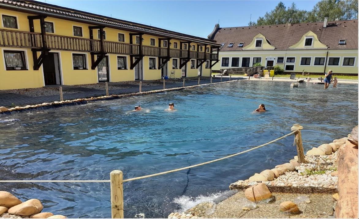 Blatsky Dvur Aparthotel Veselí nad Lužnicí Exteriör bild